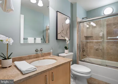 $739,000 | 1515 Locust Street, Unit 401, Philadelphia, PA 19102