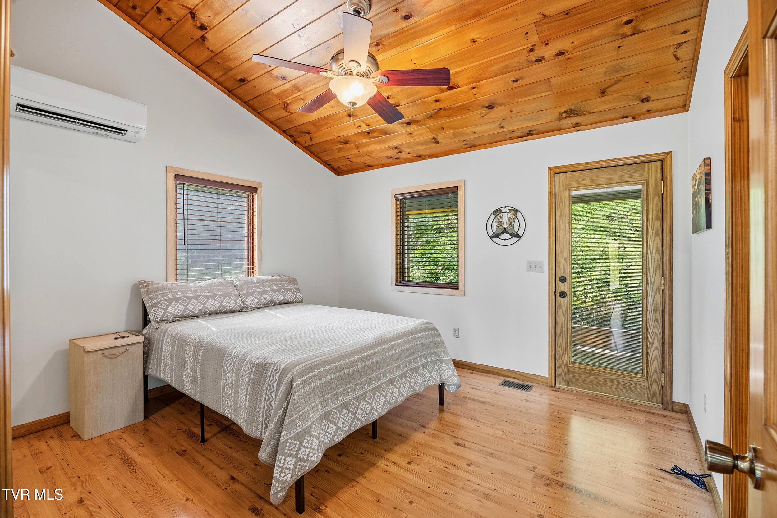 3427 Bill Douglas Road Newport, TN 37821 - Photo 25 of 50 5_bedroom-2