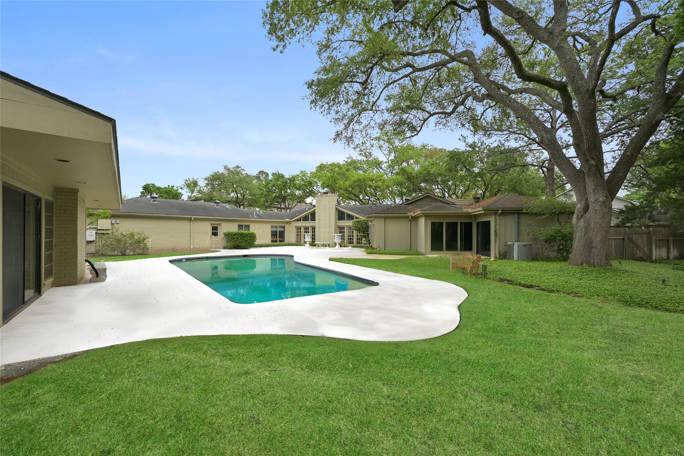 435 Flint Point Drive Piney Point Village, TX 77024 - Photo 25 of 32 a view of outdoor space yard and swimming pool