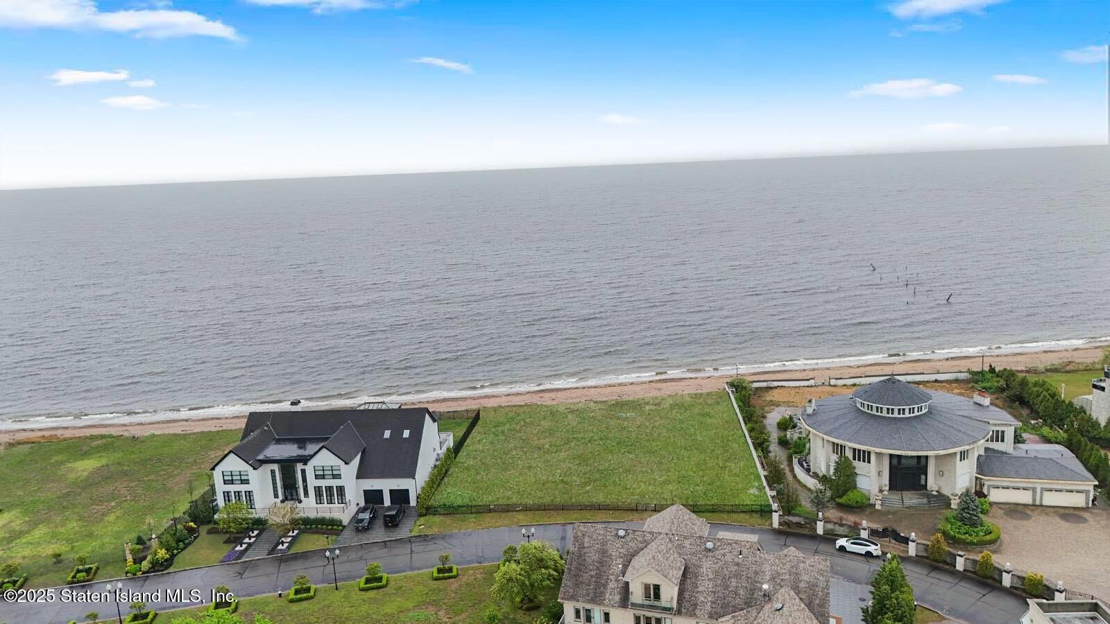 140 Nicolosi Drive Staten Island, NY 10312 - Photo 3 of 7