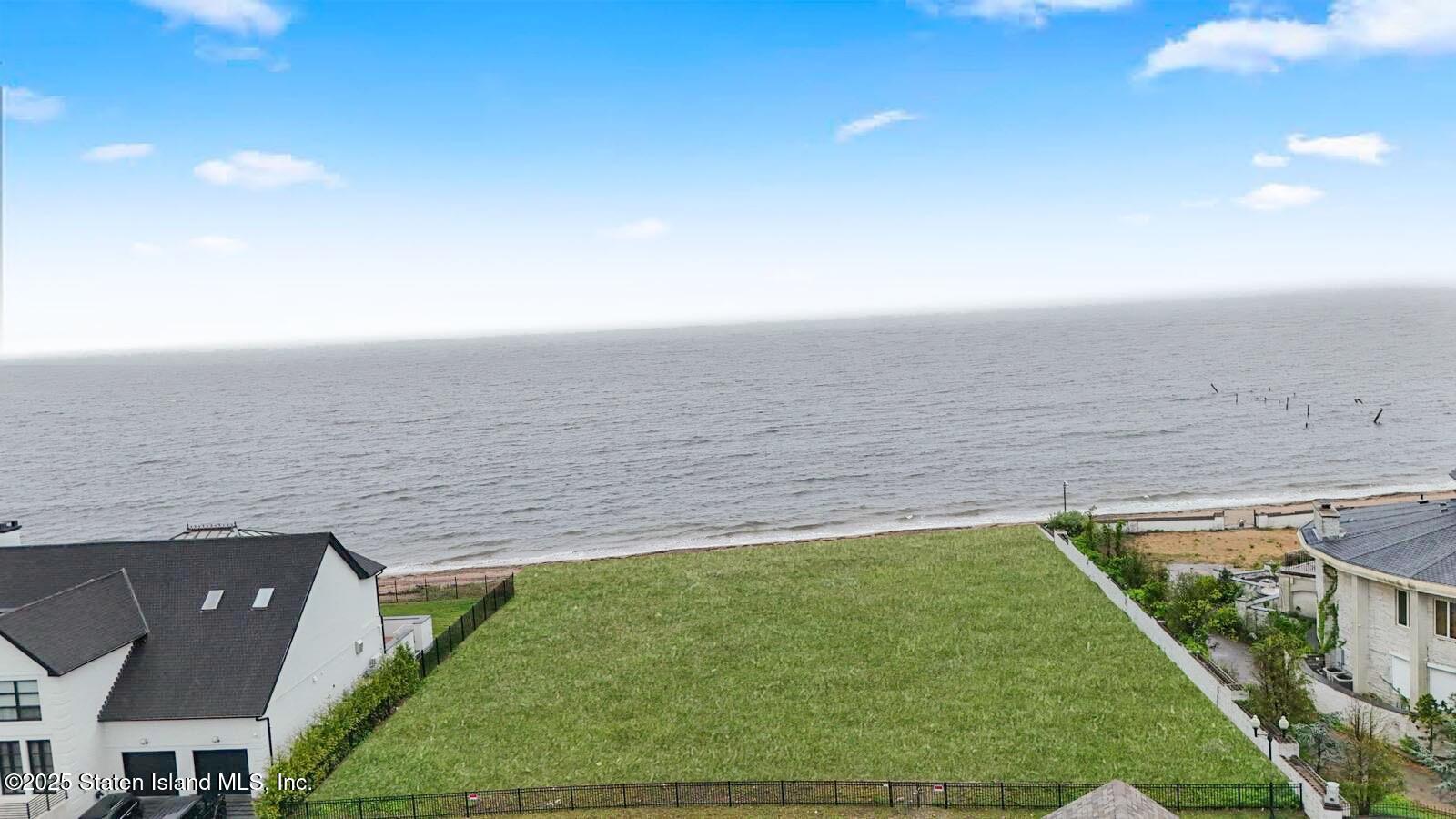 140 Nicolosi Drive Staten Island, NY 10312 - Photo 4 of 7 a view of outside space