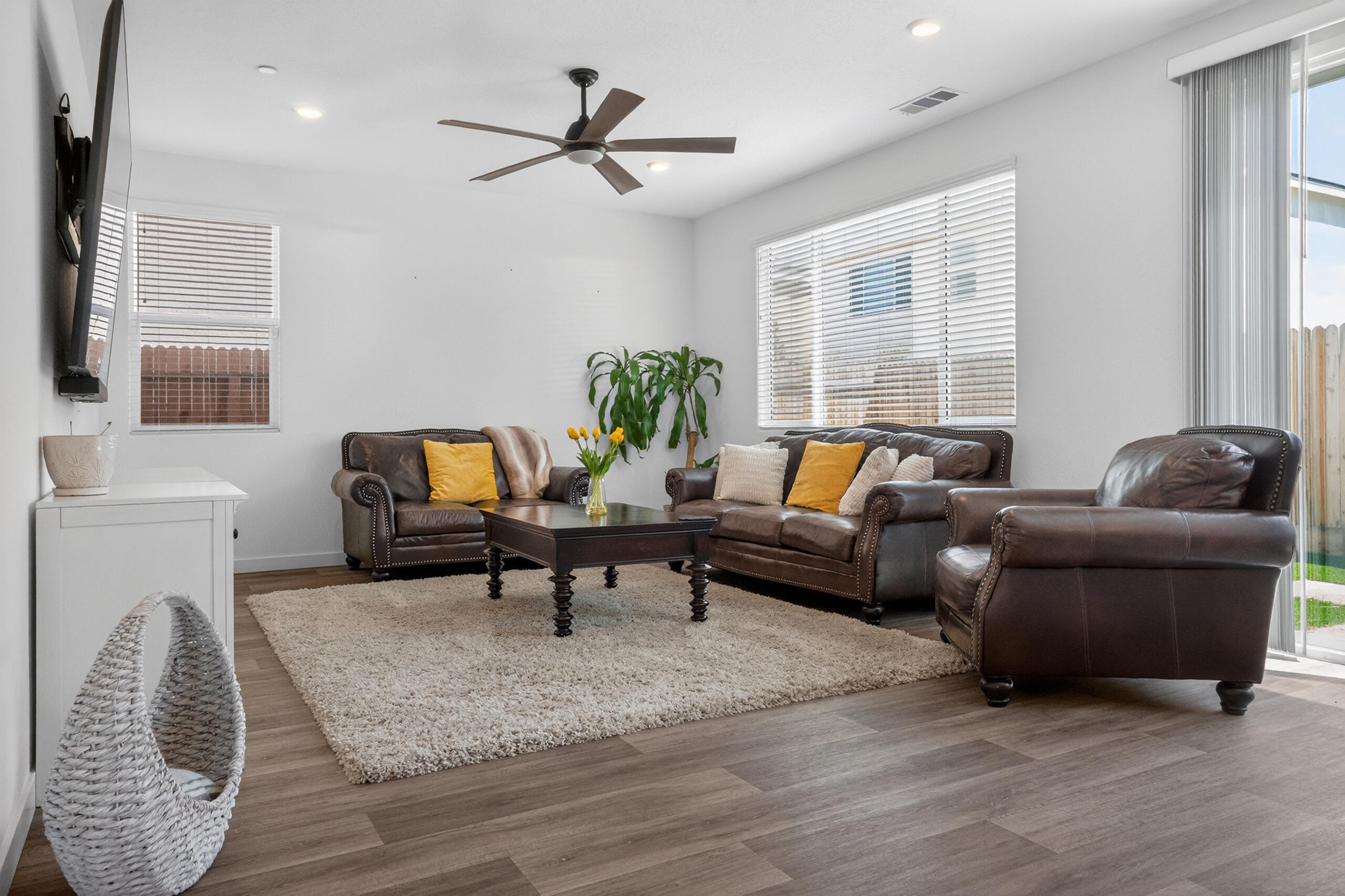 4242 Hampton Way Clovis, CA 93619 - Photo 8 of 39 DSC08182-HDR