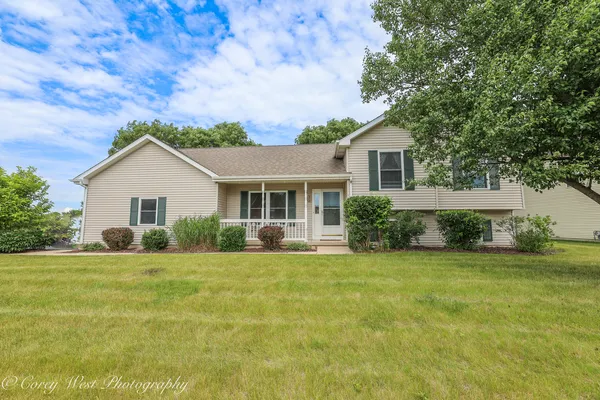 $339,900 | 480 North Aspen Drive, Cortland, IL 60112