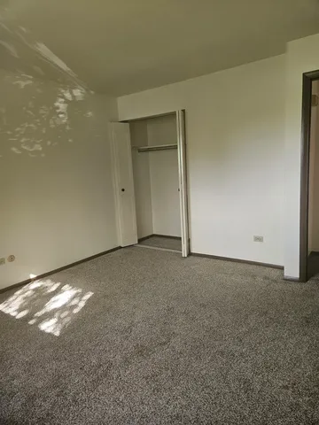 $1,295 | 1253 Getzelman Drive, Unit 1N, Elgin, IL 60123