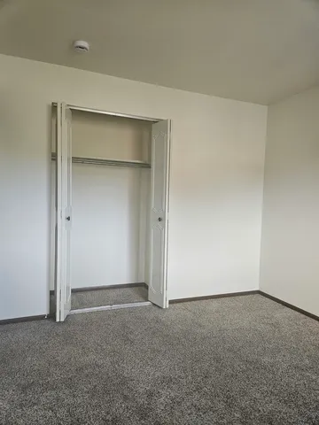 $1,295 | 1253 Getzelman Drive, Unit 1N, Elgin, IL 60123