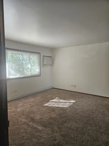 $1,295 | 1253 Getzelman Drive, Unit 1N, Elgin, IL 60123