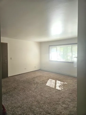 $1,295 | 1253 Getzelman Drive, Unit 1N, Elgin, IL 60123