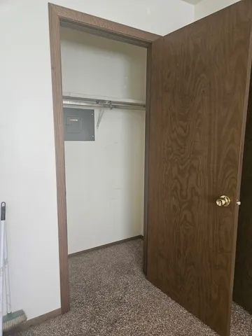 $1,295 | 1253 Getzelman Drive, Unit 1N, Elgin, IL 60123