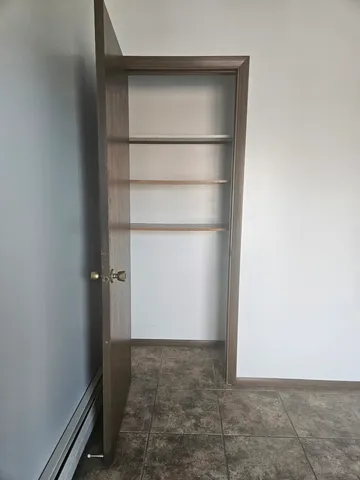 $1,295 | 1253 Getzelman Drive, Unit 1N, Elgin, IL 60123