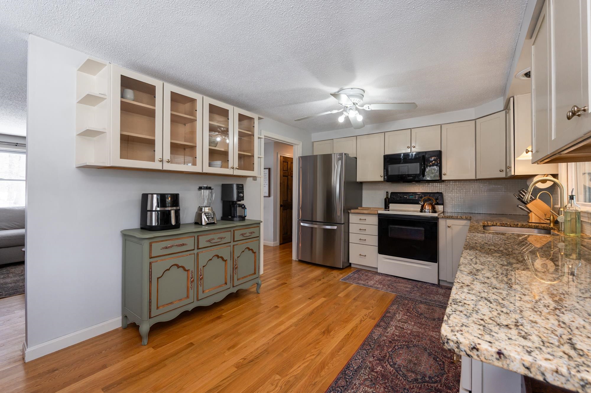 8 Bean Road Merrimack, NH 03054 - Photo 2 of 48