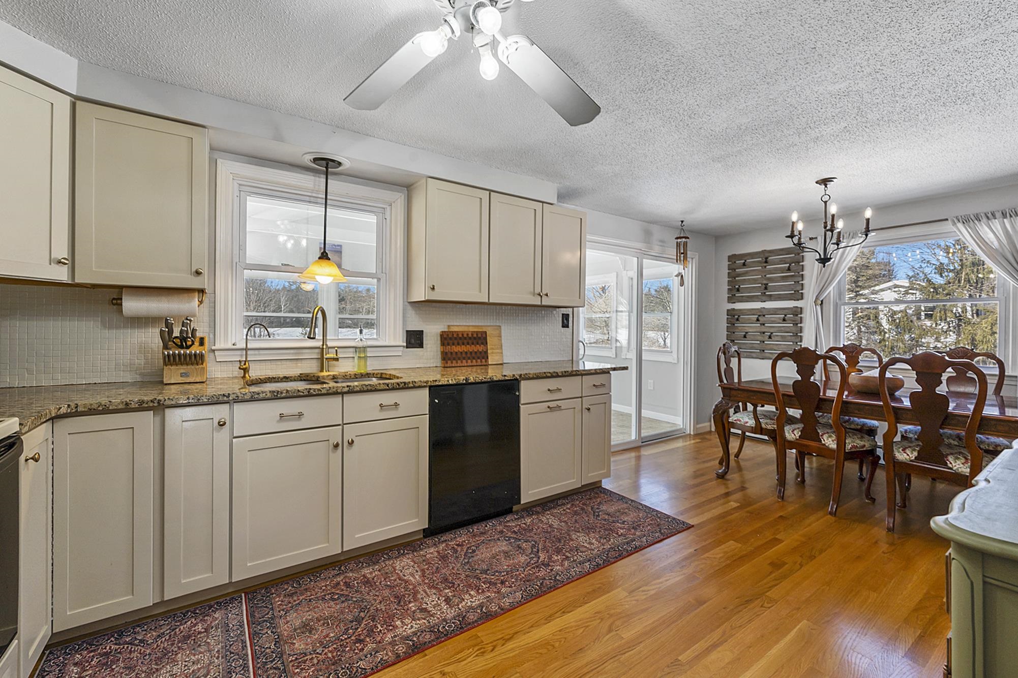 8 Bean Road Merrimack, NH 03054 - Photo 4 of 48