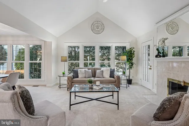 $965,000 | 11928 Parkside Drive, Fairfax, VA 22033