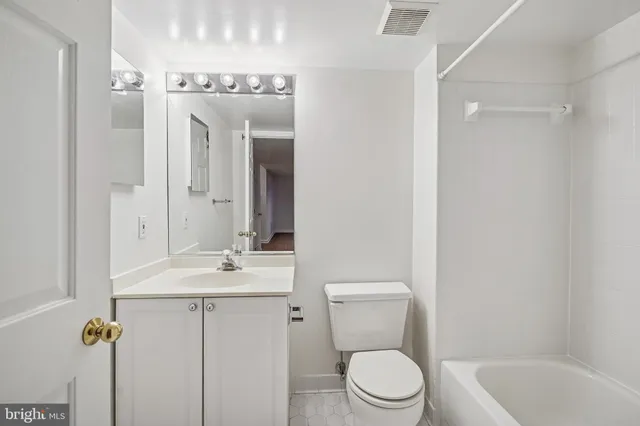 $965,000 | 11928 Parkside Drive, Fairfax, VA 22033