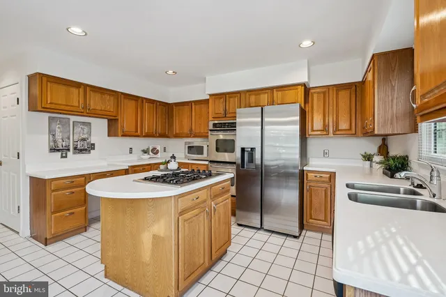 $965,000 | 11928 Parkside Drive, Fairfax, VA 22033