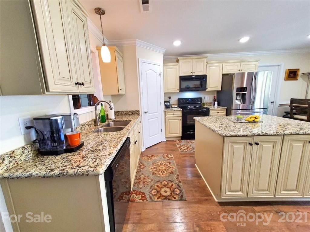 588 East Old Limestone Road York, SC 29745 - Photo 11 of 29 Gallery Image 11