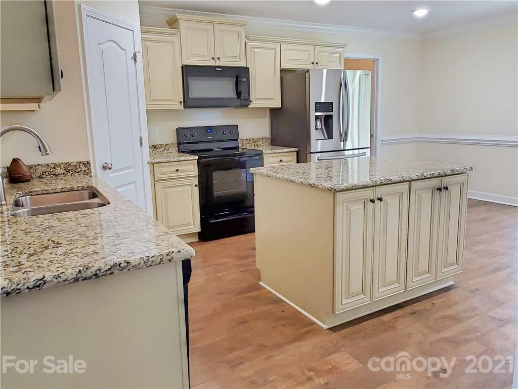 588 East Old Limestone Road York, SC 29745 - Photo 13 of 29 Gallery Image 13