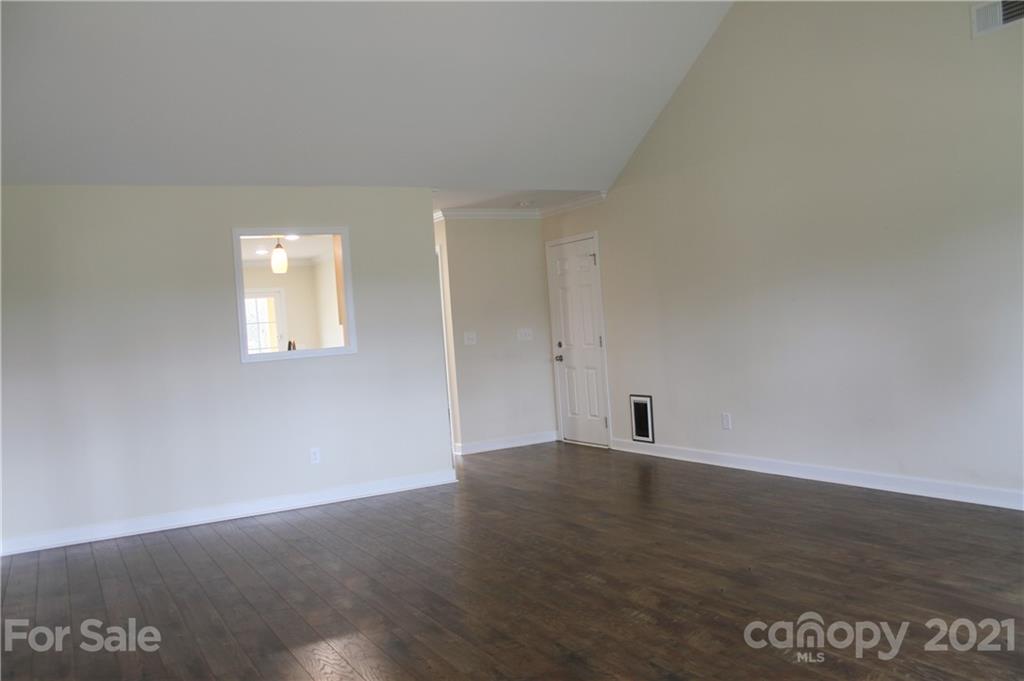 588 East Old Limestone Road York, SC 29745 - Photo 8 of 29 Gallery Image 8