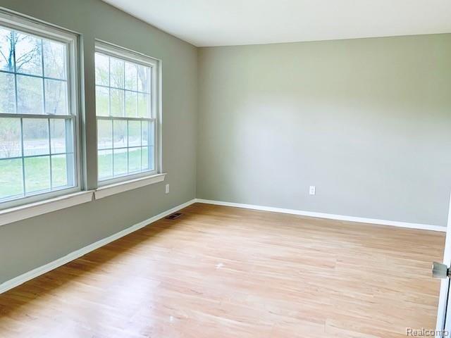 28455 Sumpter Road New Boston, MI 48164 - Photo 15 of 34 IMG_3915.jpg