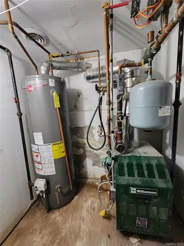 a view of a back yard of the house