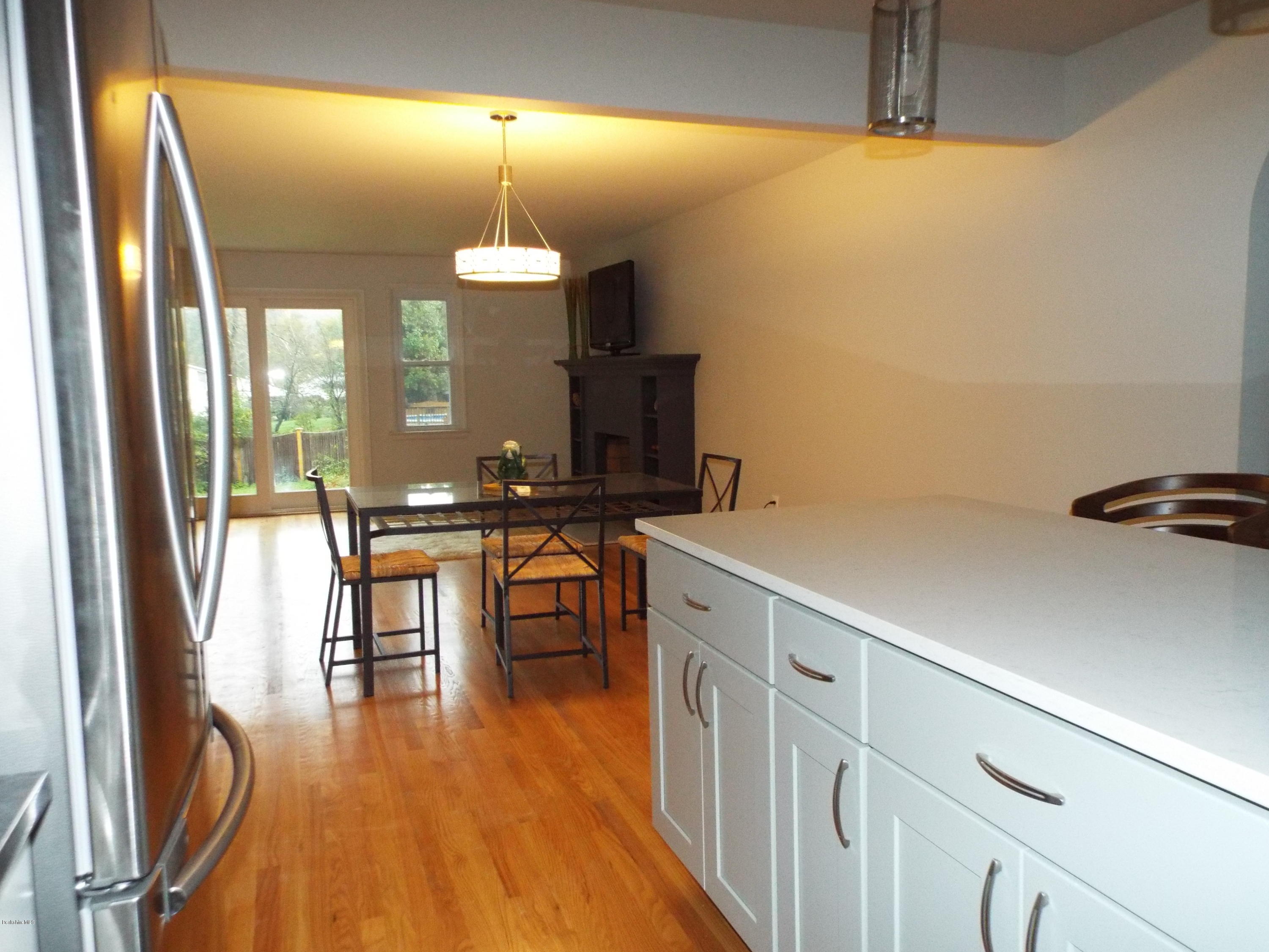87 Kittredge Road Pittsfield, MA 01201 - Photo 8 of 31 Kit,Din,LR