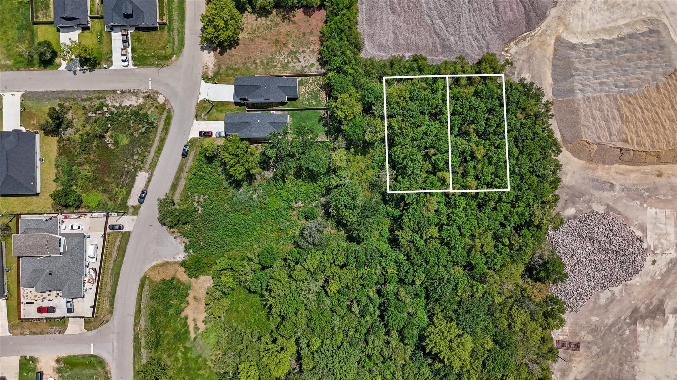 0 Pinedale Avenue Rosharon, TX 77583 - Photo 16 of 19 a view of a garden