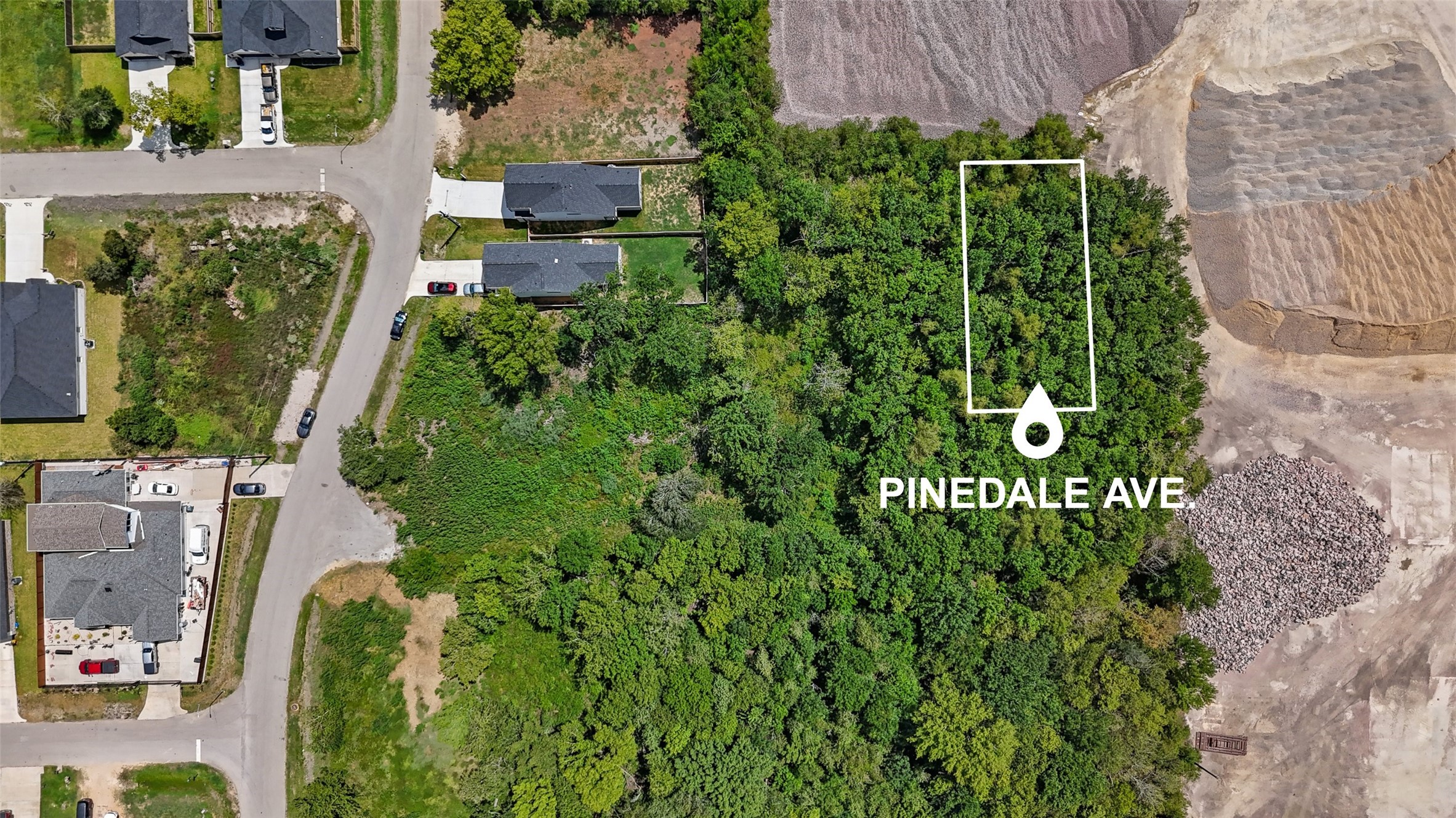 0 Pinedale Avenue Rosharon, TX 77583 - Photo 17 of 19 a sign that is sitting on a brick wall