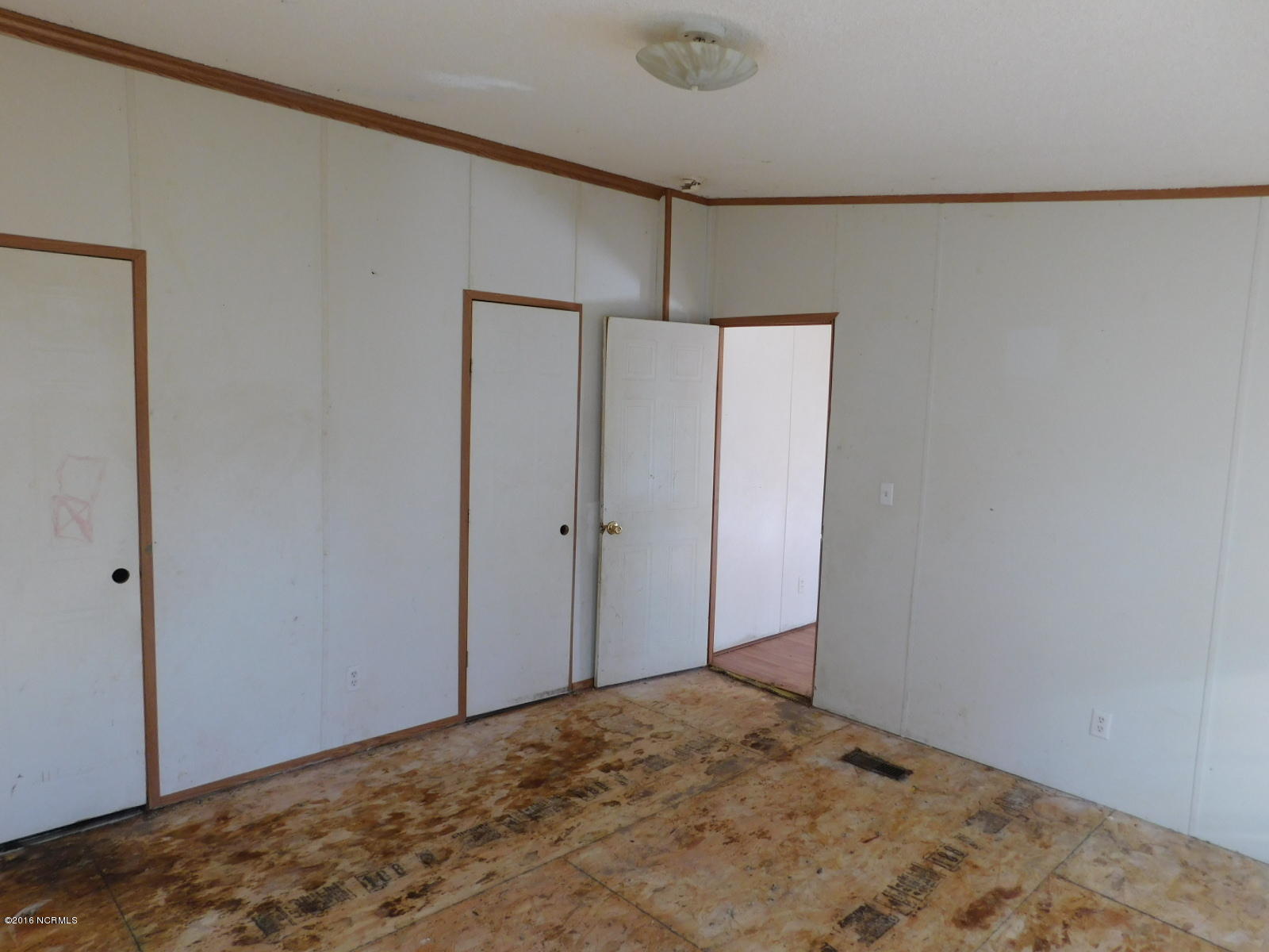 1911 South Fountain Road Macclesfield, NC 27852 - Photo 3 of 7 65 MASTER BEDROOM