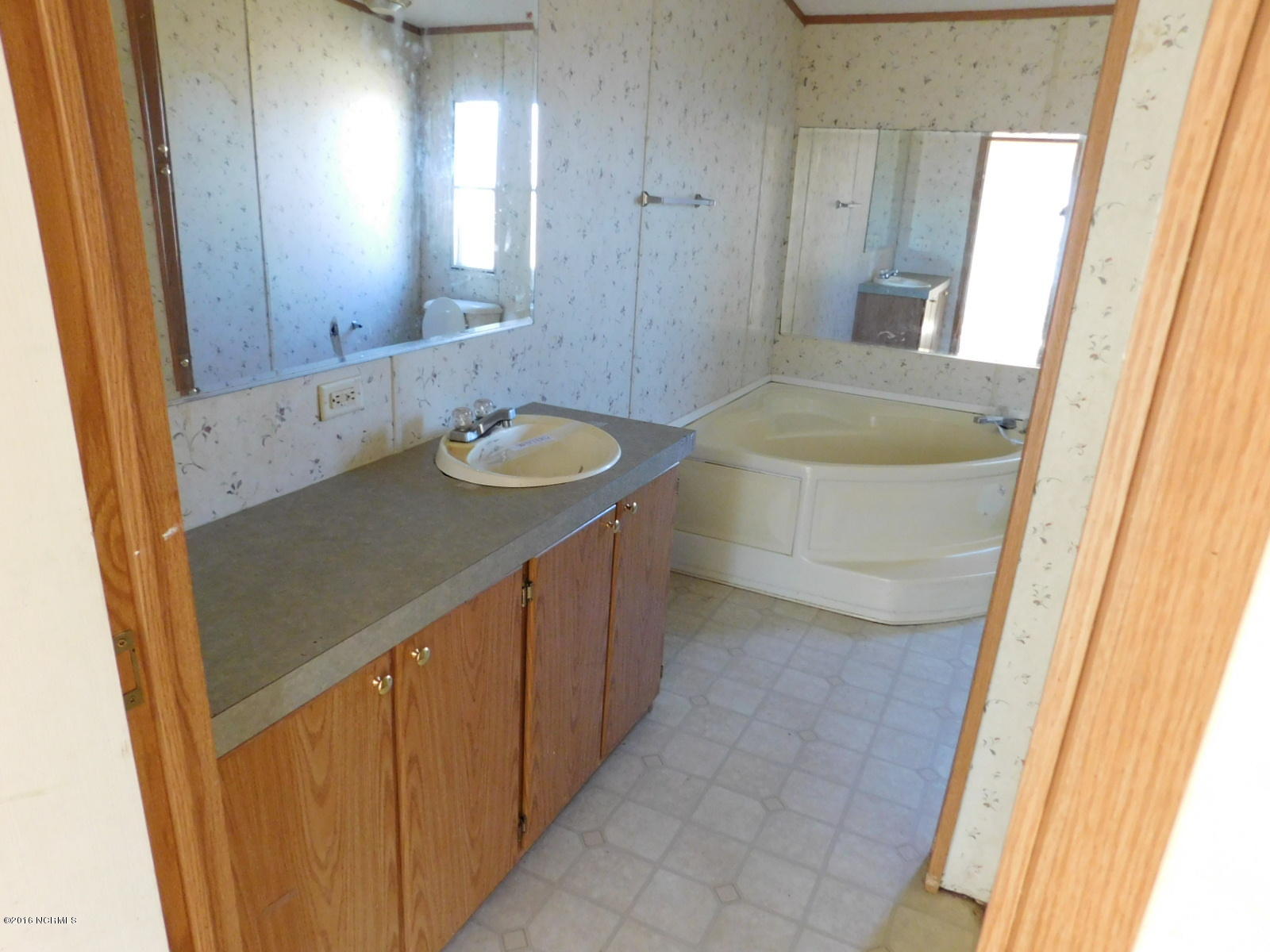 1911 South Fountain Road Macclesfield, NC 27852 - Photo 4 of 7 71 MASTER BATHROOM