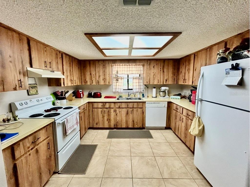 10400 Southwest 98th Avenue Ocala, FL 34481 - Photo 2 of 18