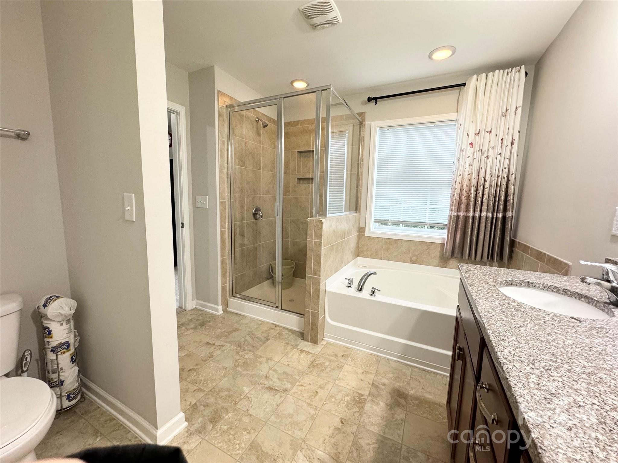 9330 Inverness Bay Road Charlotte, NC 28278 - Photo 24 of 36 Gallery Image 24