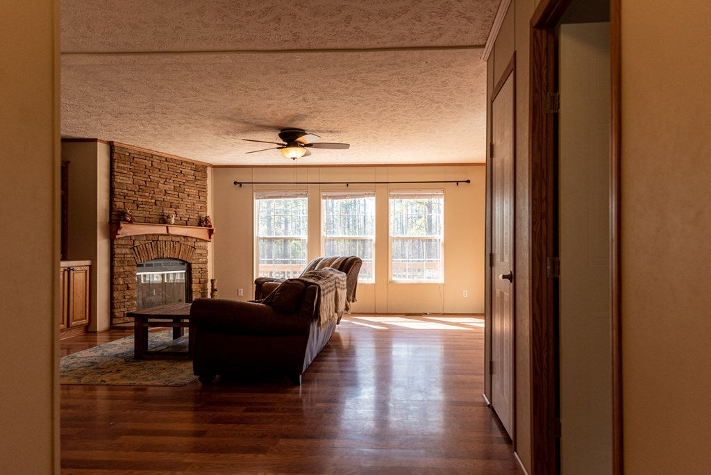 508 Rockymill Road Victoria, VA 23974 - Photo 4 of 33 Gallery Image 4