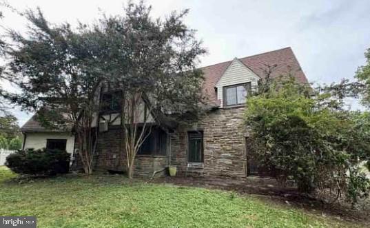 2820 Hillcrest Road Drexel Hill, PA 19026 - Photo 2 of 9 front view of a house with a yard