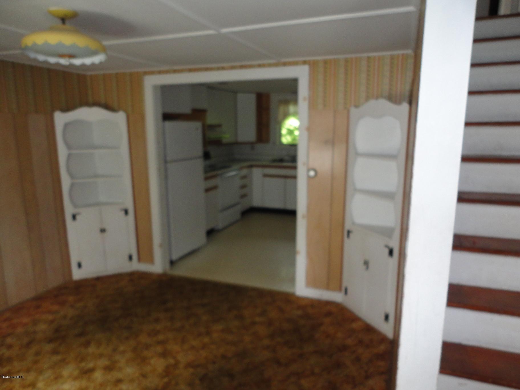 19 Swamp Road West Stockbridge, MA 01266 - Photo 8 of 12