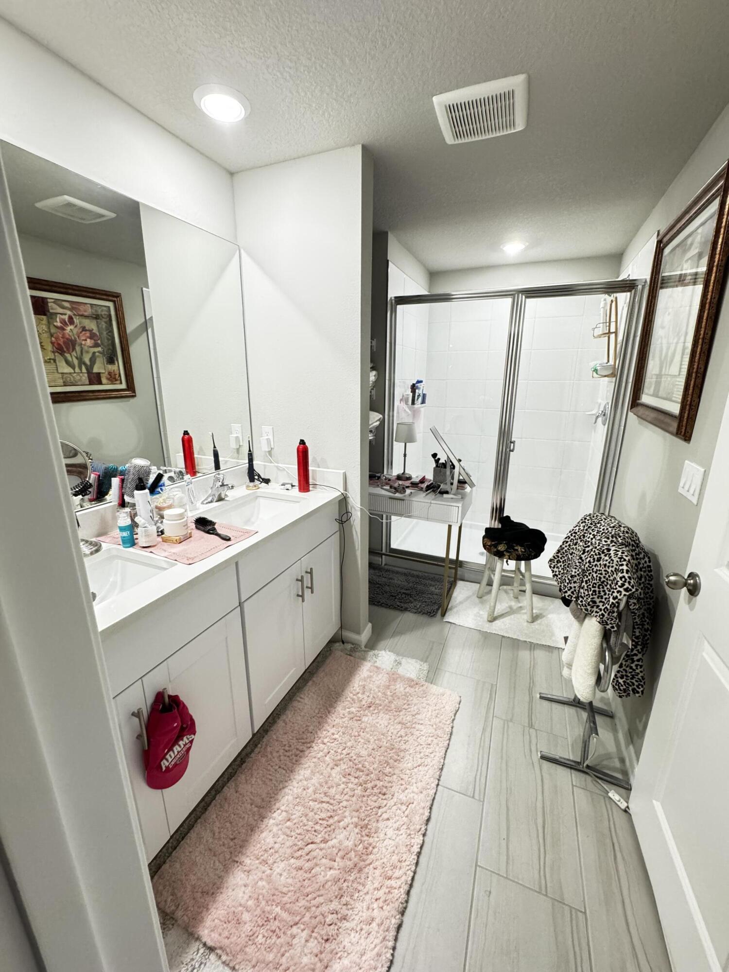 5646 Southeast Edgewater Circle Stuart, FL 34997 - Photo 14 of 20 Master bathroom