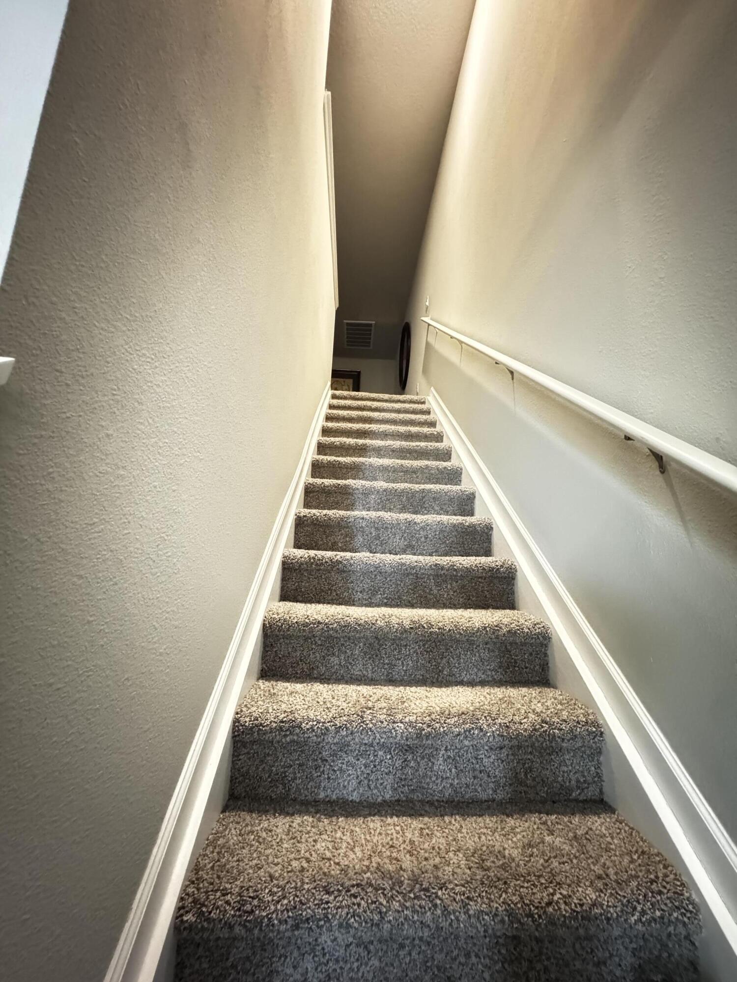 5646 Southeast Edgewater Circle Stuart, FL 34997 - Photo 10 of 20 Stairwell