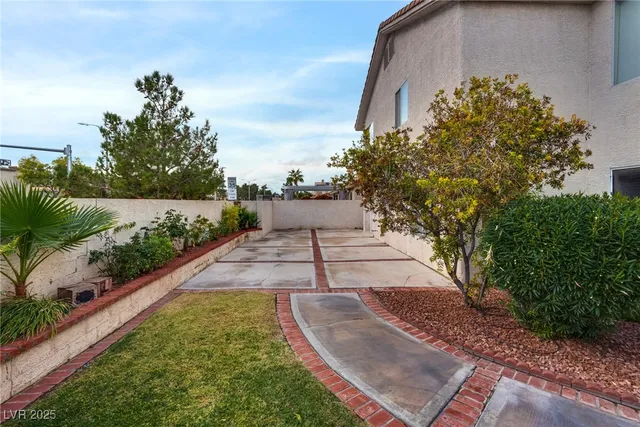 $2,650 | 2713 Chokecherry Avenue, Henderson, NV 89074