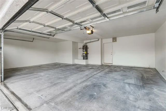 $2,650 | 2713 Chokecherry Avenue, Henderson, NV 89074