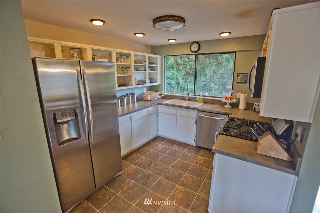 3840 Magrath Road Bellingham, WA 98226 - Photo 3 of 25