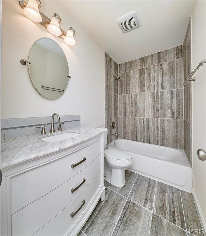 70 Round Table Court Winfield, MO 63389 - Photo 17 of 35