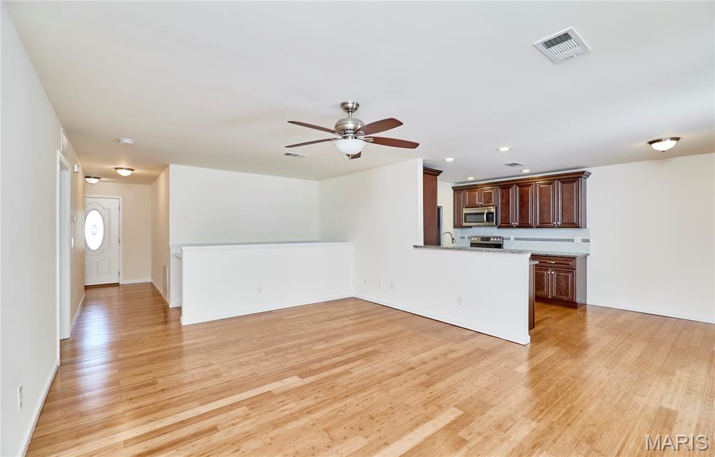 70 Round Table Court Winfield, MO 63389 - Photo 4 of 35