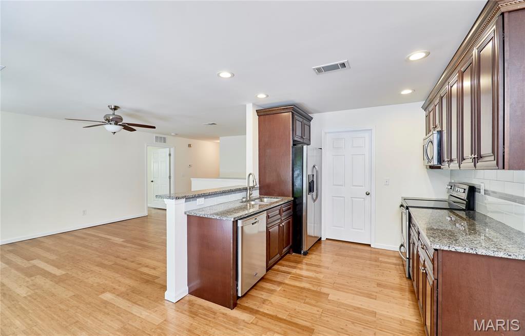 70 Round Table Court Winfield, MO 63389 - Photo 5 of 35