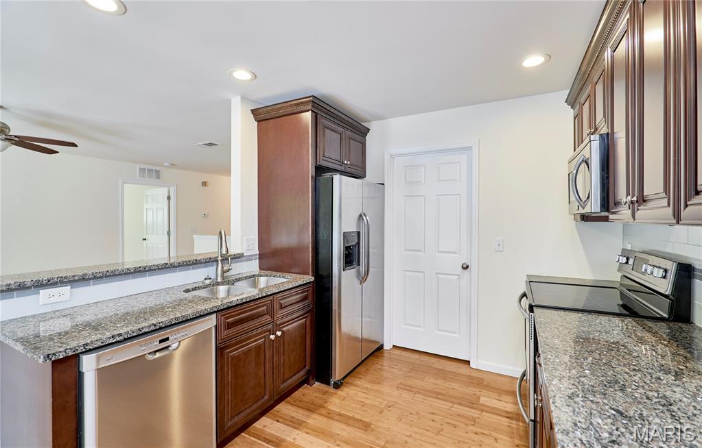 70 Round Table Court Winfield, MO 63389 - Photo 7 of 35