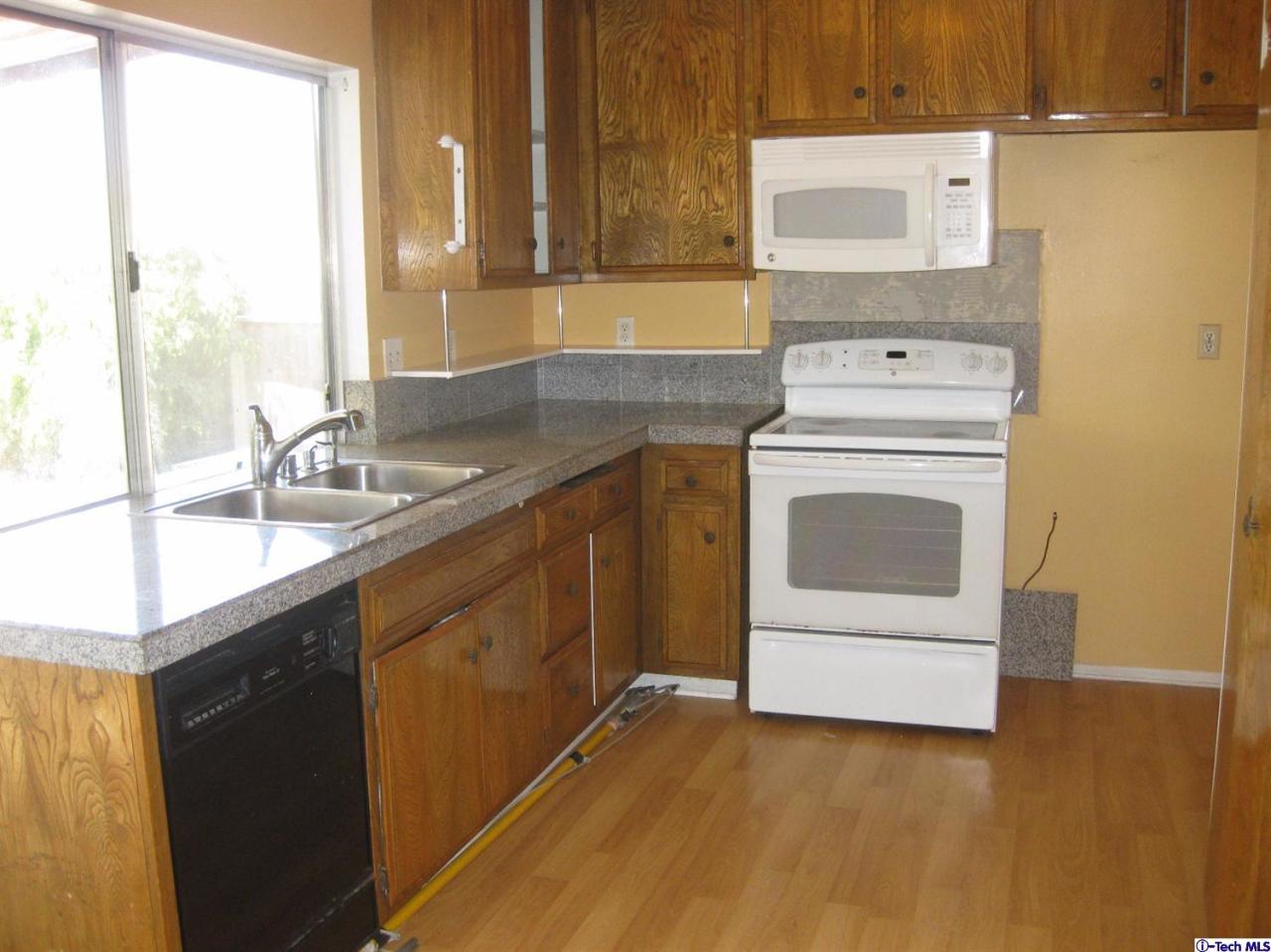 1821 Evangeline Place Oxnard, CA 93030 - Photo 3 of 8 Additional Photo