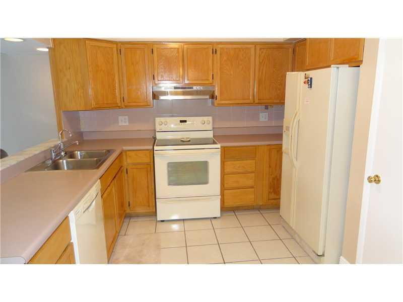 5922 Northeast 17th Road Fort Lauderdale, FL 33334 - Photo 11 of 17 Kitchen