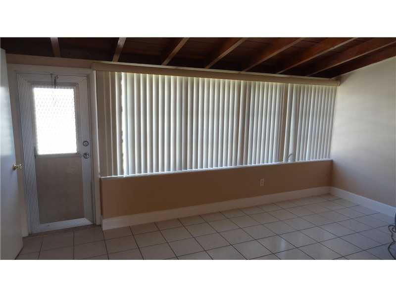 5922 Northeast 17th Road Fort Lauderdale, FL 33334 - Photo 15 of 17 Family/Great Room