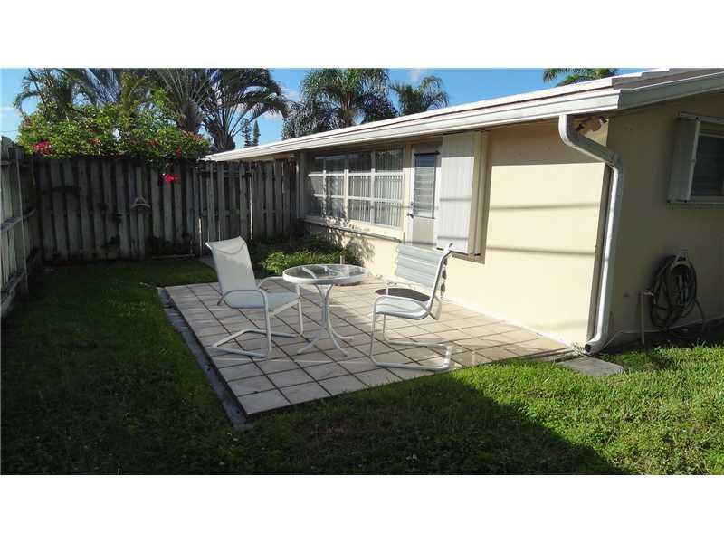 5922 Northeast 17th Road Fort Lauderdale, FL 33334 - Photo 17 of 17 Yard/Garden
