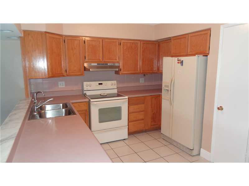 5922 Northeast 17th Road Fort Lauderdale, FL 33334 - Photo 5 of 17 Kitchen