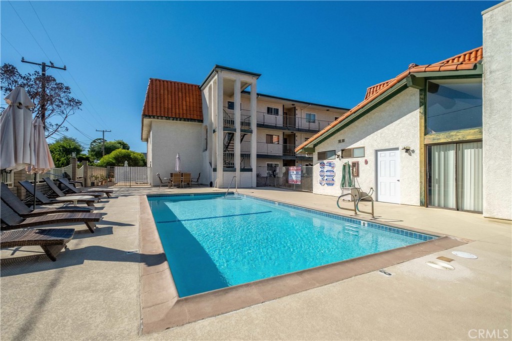 745 Main Street, Unit 107 El Segundo, CA 90245 - Photo 32 of 40 swimming pool with outdoor seating