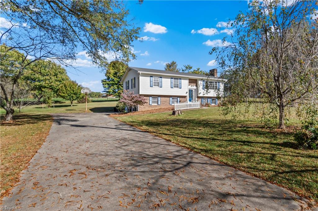 1180 Falkenberry Road King, NC 27021 - Photo 4 of 40