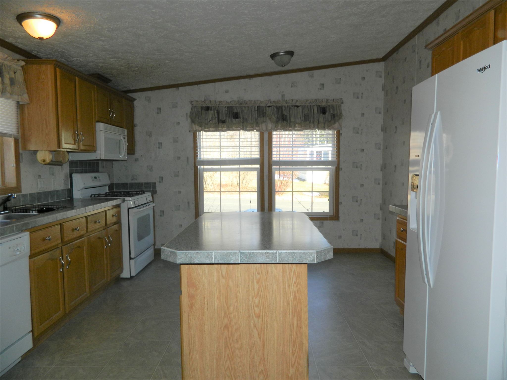 8 North Windy Road Tilton, NH 03276 - Photo 8 of 39 Gallery Image 8
